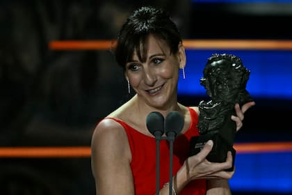 Malena Alterio recibe su premio a mejor actriz protagónica por Que nadie duerma