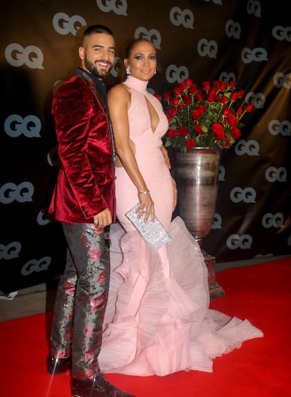 Maluma y JLO en una secuencia del film Casate conmigo