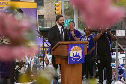 Mamdani anunció el programa sobre capacitación de trabajadores en Nueva York