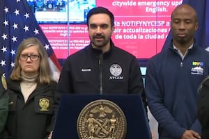 Mamdani levanta la prohibición de viajar y reabre escuelas en medio de la tormenta invernal