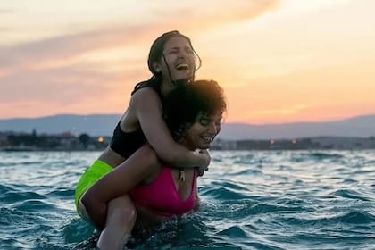 Manal Issa interpretó a Sara Mardini y Nathalie Issa a Yusra en el exitoso film de Netflix (Captura video)