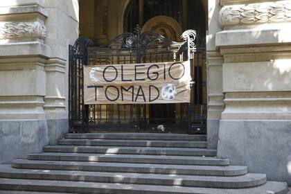 Mañana sería el último día de toma y el jueves retomarían las clases