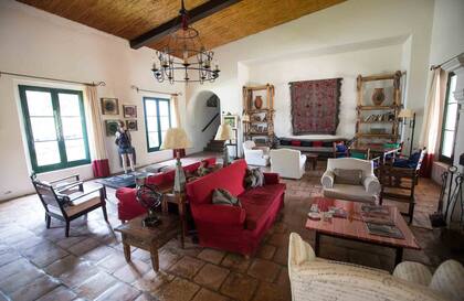 La cálida sala de estar de El Manantial del Silencio.