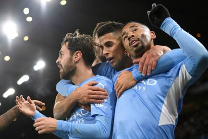 Manchester City festeja. El equipo de Pep ganó 2 a 1, se clasificó y se aseguró el primer lugar en el grupo A