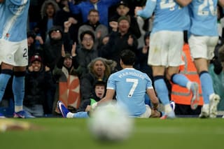 Manchester City mantiene el asedio al Arsenal con triunfo 3-0 ante Crystal Palace