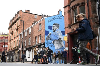 MANCHESTER, INGLATERRA - 23 DE MAYO: Vista general de un mural de Sergio Agüero durante el partido de la Premier League entre el Manchester City y el Everton en el Etihad Stadium el 23 de mayo de 2021 en Manchester, Inglaterra. (Foto de Michael Regan / Getty Images)