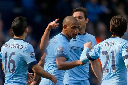 Manchester recuperó la sonrisa en la Premier