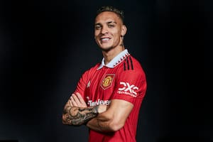 Manchester United, de la Premier League inglesa, pagó 95 millones de euros a Ajax, de Holanda, por el brasileño Antony; fue el pase más caro de la ventana de transferencias, que se cerró este jueves