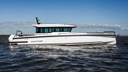 Mancini trabaja solo 30 minutos al día, cuando gestiona el alquiler de los botes