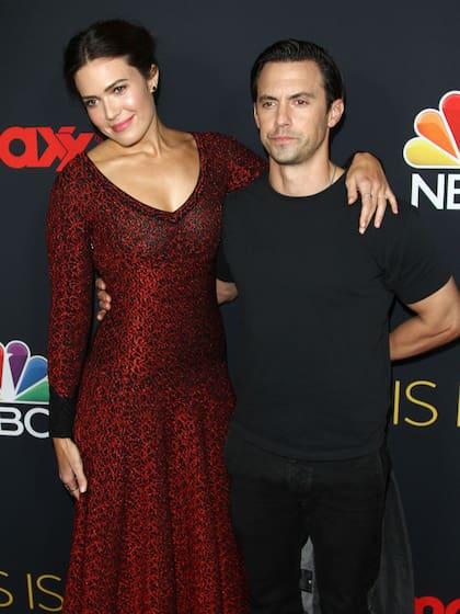 Mandy Moore y Milo Ventimiglia en la presentación de la tercera temporada de This Is Us