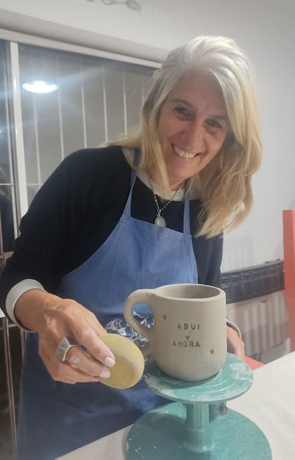 Mane hace cerámica.