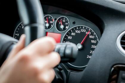 Manejar el auto a altas velocidades implica un mayor consumo de combustible