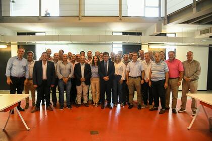 Manes, con intendentes radicales de la provincia de Buenos Aires