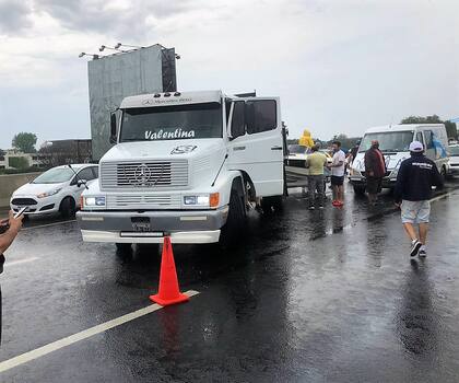 Manifestación de la actividad nautica en ramal Tigre para salir a navegar