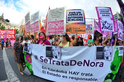 Manifestacion de Ni Una Menos por el femicidio de Ivana Modica por Javier Galvan, en Patio Olmos, Cordoba capital, el 20 de febrero 2021