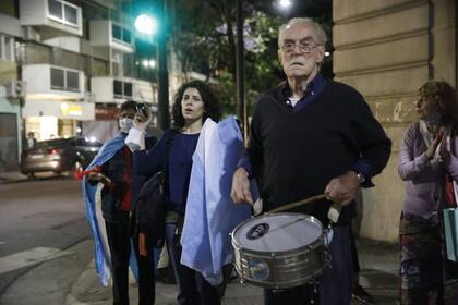 Manifestación en la esquina del departamento de Cristina Fernández de Kirchner