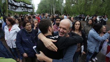 Manifestación en respaldo a Ricardo Villalba, ayer al mediodía, en Mendoza