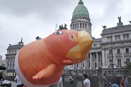 El "Baby Trump", uno de los protagonistas en las manifestaciones contra el presidente norteamericano frente al Congreso 