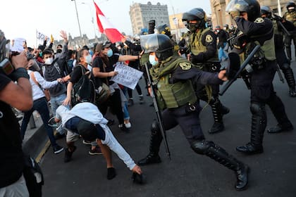 Vizcarra cuestionó la represión policial contra los manifestantes