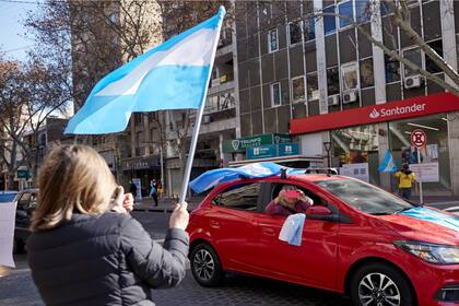 Manifestaciones en las calles de la ciudad de Mendoza por el 27A
