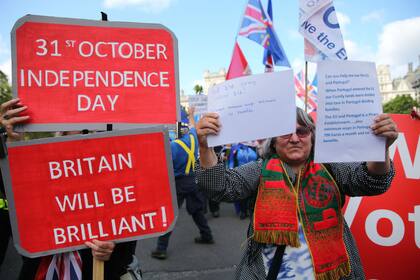 Manifestaciones frente al Parlamento británico, en Londres