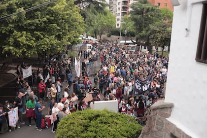 Manifestantes en la Andis