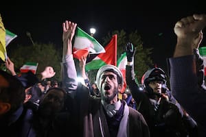 Los iraníes, entre el orgullo y el miedo tras la respuesta de Teherán en territorio israelí
