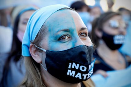 La Iglesia activó gestiones para evitar la pérdida de votos "celestes"