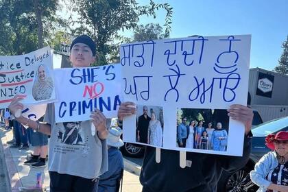 Manifestantes reclaman la liberación de Harjit Kaur
