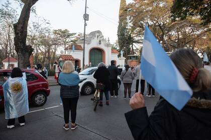 Manifestantes se acercaron a la quinta de Olivos para protestar contra la reforma judicial