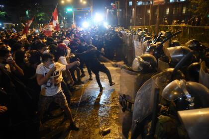En la noche del sábado comenzaron las protestas en Lima