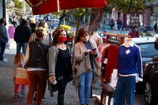Mar del Plata: Maniquíes en la vereda, la inusual protesta de los comerciantes