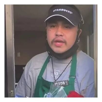 Manny fue sorprendido por dos jóvenes mientras estaba en su horario laboral