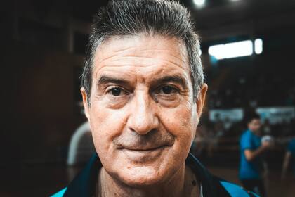 Manolo Cadenas, el entrenador de los Gladiadores del handball
