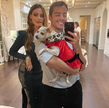 Manolo, hijo de Sofía Vergara, es muy popular en Instagram, cuenta con más de 400 mil seguidores y su perrita Baguette es protagonista de decenas de sus publicaciones