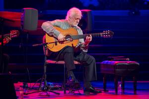 Murió el guitarrista Manolo Sanlúcar, un gran referente de la música flamenca
