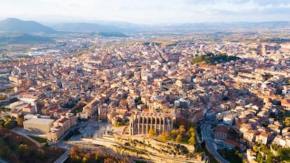 Manresa es una ciudad y municipio español, capital de la comarca del Bages, en la provincia de Barcelona, comunidad autónoma de Cataluña.