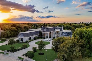 Venden en más de US$4 millones la casa de James Prince, “magnate del hip-hop”: con cine para 12 personas