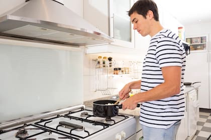 Mantener la limpieza de la cocina es clave para el hogar (Foto: Freepik)
