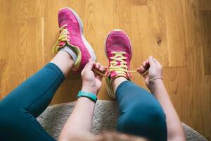 Por qué el ejercicio físico es muy importante como “morigerador” del estrés crónico, según un médico cardiólogo