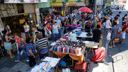 Los manteros fueron desalojados del barrio Once