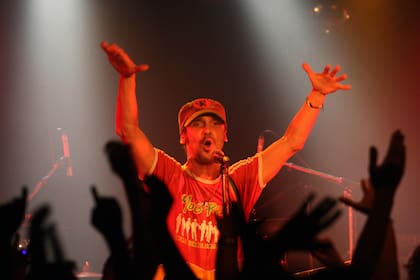 Manu Chao vuelve a lanzar un álbum después de 17 años