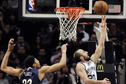 Manu brilló ante New Orleans