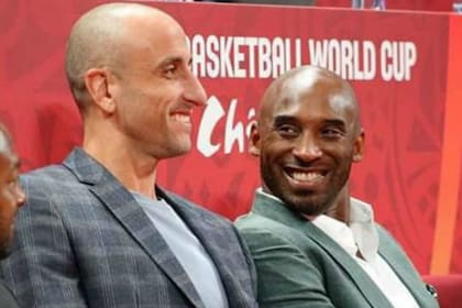 Ginóbili apareció en la semifinal Argentina vs. Francia del Mundial China 2019 y disfrutó la victoria junto a Kobe Bryant.