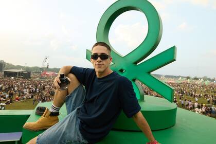 Manu Dons con la nueva fragancia "We are Tribe intense".