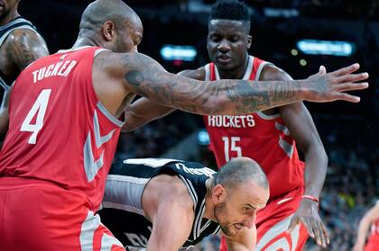 Manu, en el partido clave que San Antonio le ganó a Houston