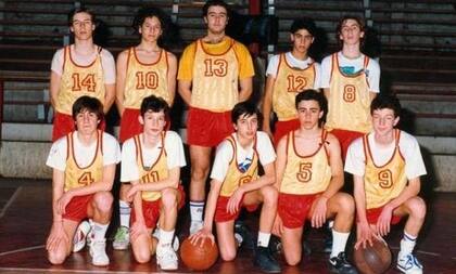 Manu Ginóbili en sus comienzos en Bahiense del Norte