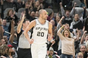 Los Spurs tuvieron una tarde negra: se lesionó Manu Ginóbili y cayó ante Atlanta