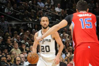 Manu no brilló pero los Spurs ganaron