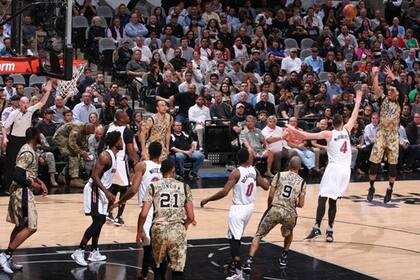 Manu no tuvo mucha acción en el triunfo ante los Heat